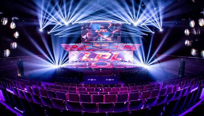 S15全球总决赛死亡之组混战：DK战队、WBG战队、C9战队陷胶着出线形势